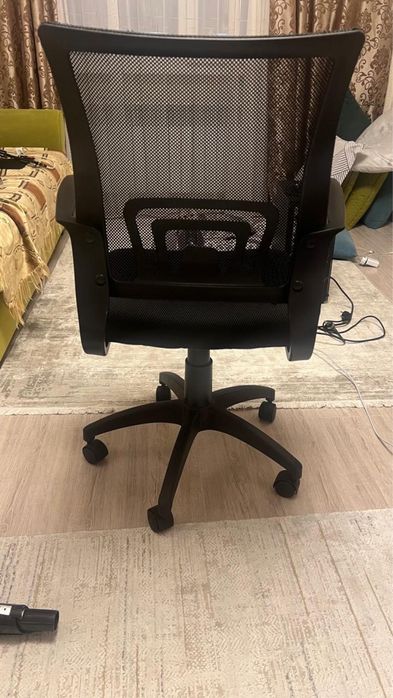 Продам офисное кресло.