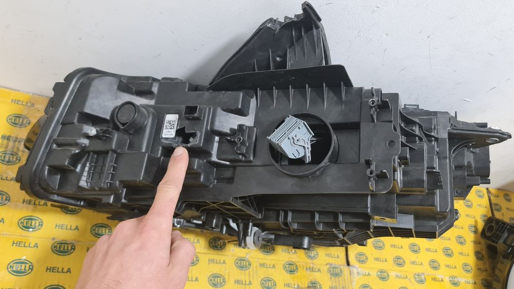 Far full led dreapta BMW 2 U06 5A42248 avariat