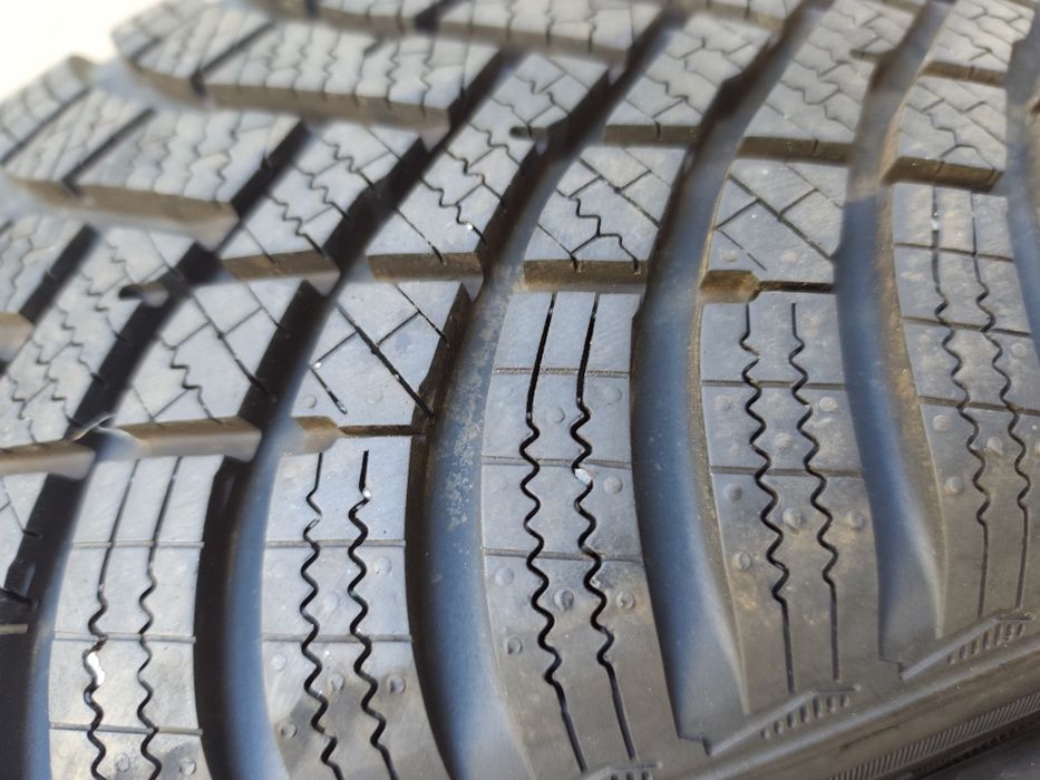 Зимни гуми Hankook 205/60/16 Winter icept RS3-8мм.