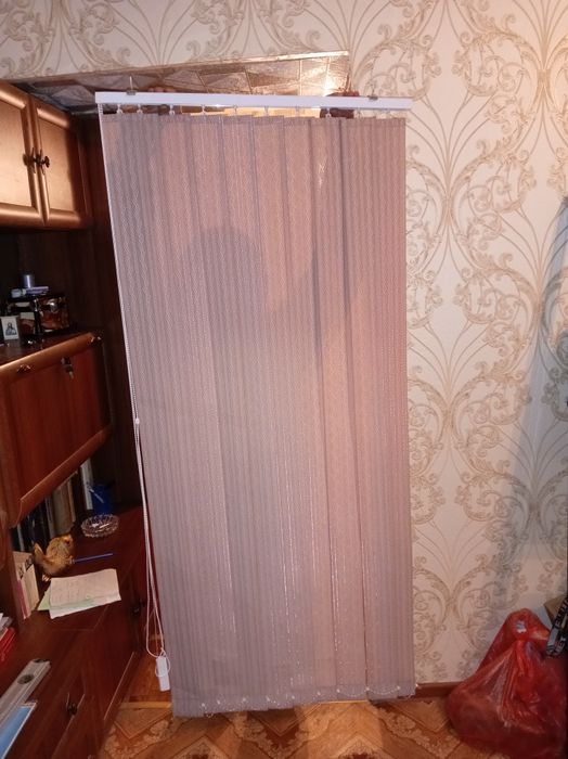Продам жалюзи вертикальные  80*180 - 2 шт.