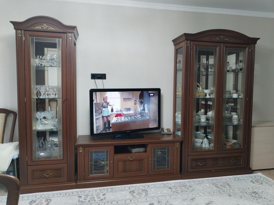 Продам Стенку  из 4х предметов