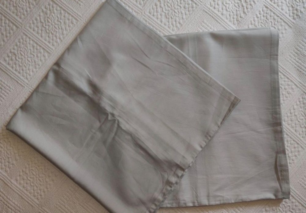 Set fețe de pernă format din doua bucăți noi fara etichetă