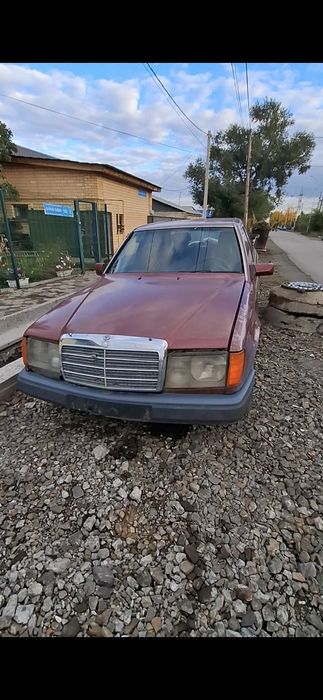 Запчасти на 124 мерседес, машина по запчастям