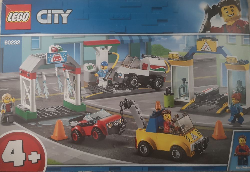 LEGO City Town - Centrul de garaje 60232