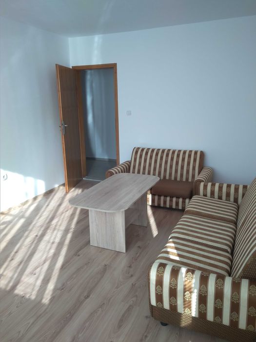 Дава се под наем Четиристаен апартамент в Варна, Левски - 140 кв.м за 510 € - Снимка #2