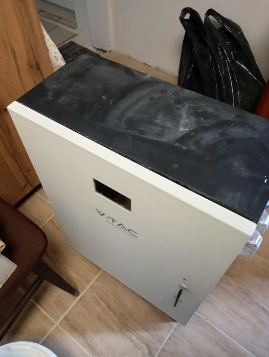 Продавам батерия за инвертор 10KW 200AH/51.2V V-TAC