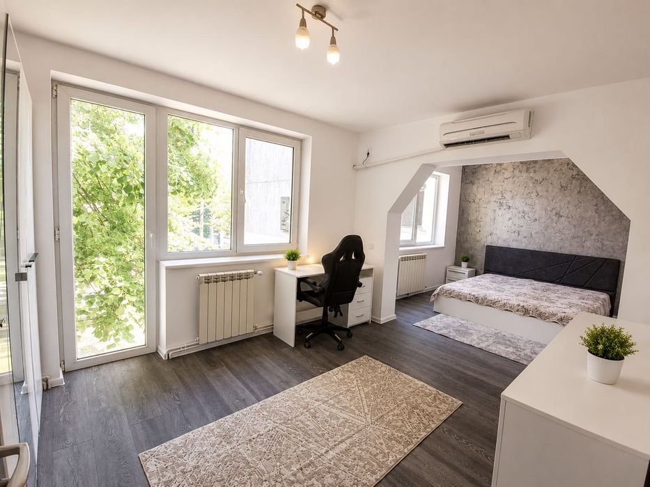 Apartament 3 camere, complet renovat, mobilat parțial, la doar 150 m de Plajă – Centru Mangalia
