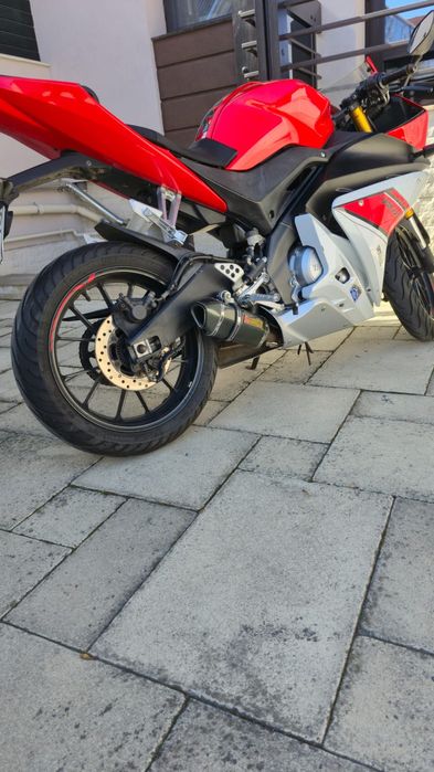 Motocicleta Yamaha R 125