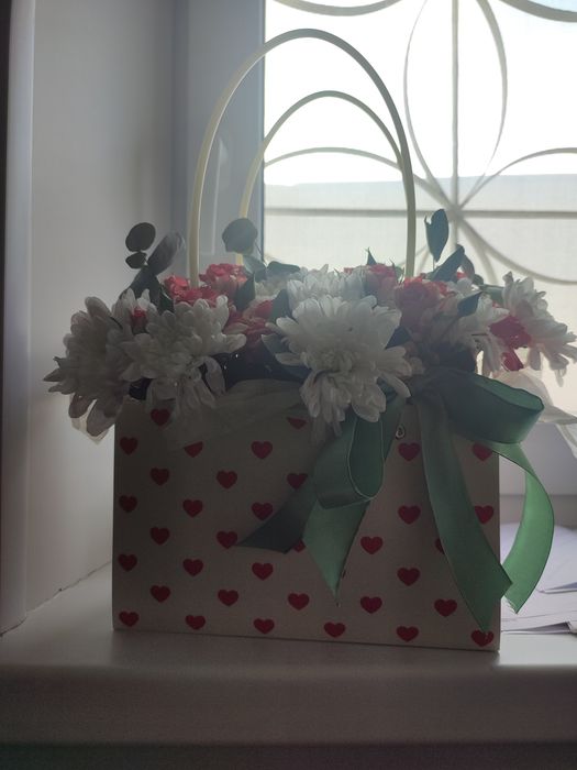 Цветы живые,свежие