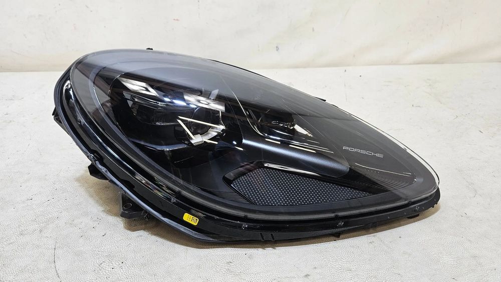 Ляв и десен фар Porsche Macan 2018-2023