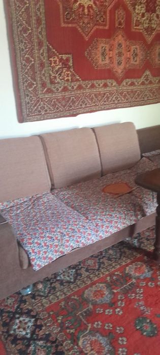 Продаётся  Диван угалок