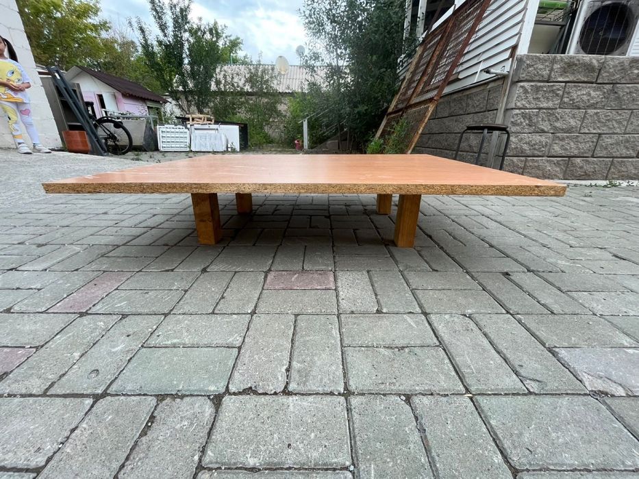Продам Шкаф, тумбы и столы