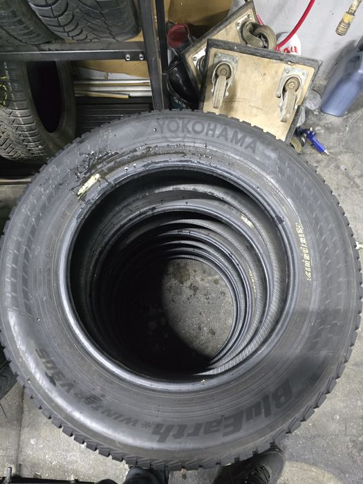 4x 215/65/17 M+S YOKOHAMA Stare excelentă