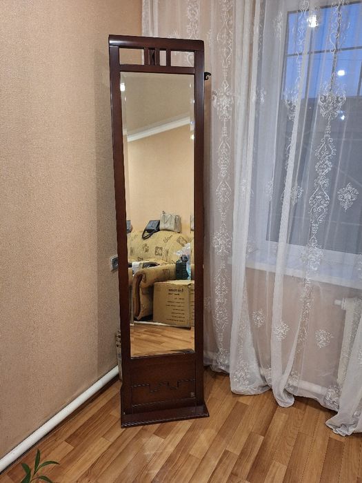 Продам зеркало напольныи