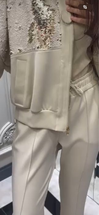 Спортивный женский костюм