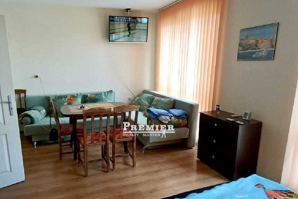 Просторен и уютен апартамент в самия център на Слънчев бряг