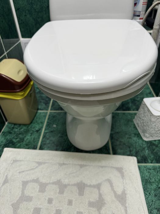 Продам унитаз cersanit