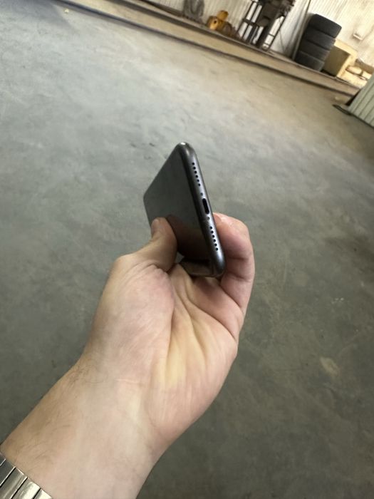 Iphone 11 64gb и redmi not 9 pro 128gb