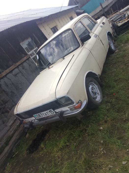 Продам москвич машину.