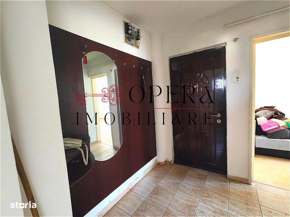 Apartament 2 camere+pod 100 m.p., decomandat, de vanzare, zona Podul d
