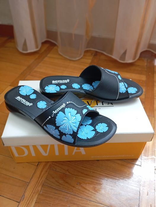 Шлепанцы женские