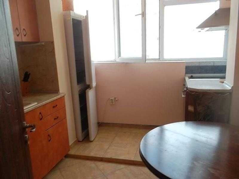 Дава се под наем Двустаен апартамент в Бургас, Лазур - 65 кв.м за 612 € - Снимка #4