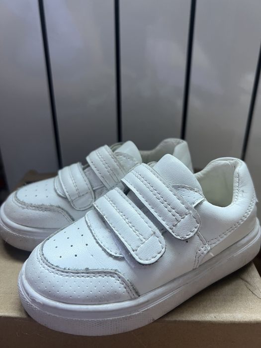 Продам детскую обувь