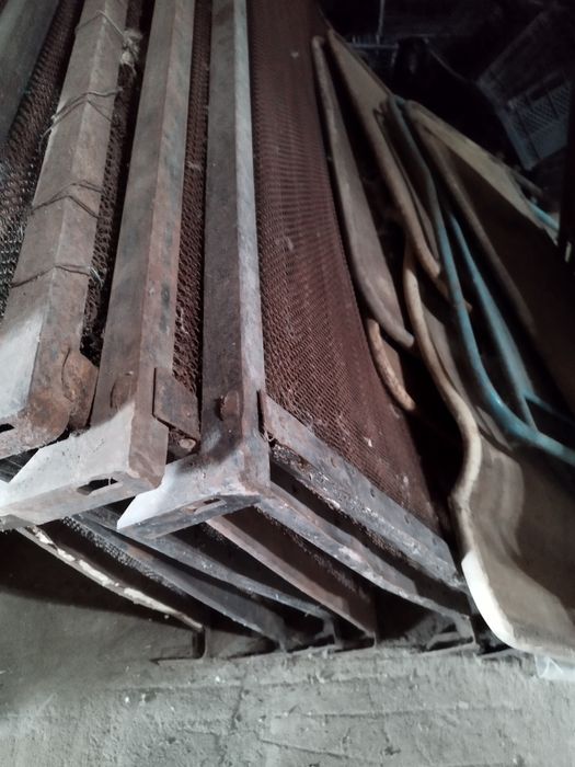 Легла със прожина.