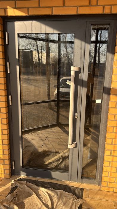 Алюминиевые окна двери перегородки