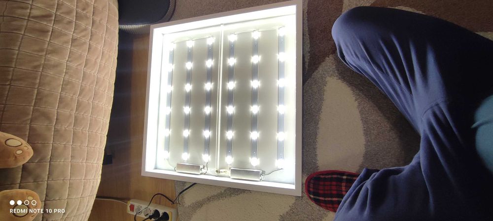 Vand platfoniera Dimensiuni 60X60cm lumina calda 3000k/36w ca NOUA la cutie
