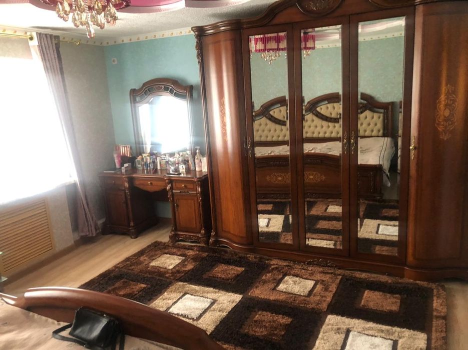 Диваны от кухни,Сервант,Спальные гарнитуры