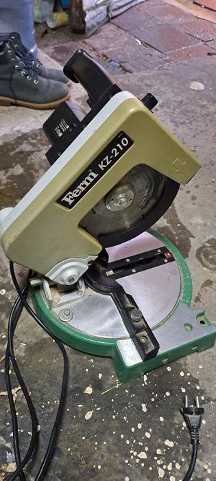 Циркуляр за рязане на дърво и метал