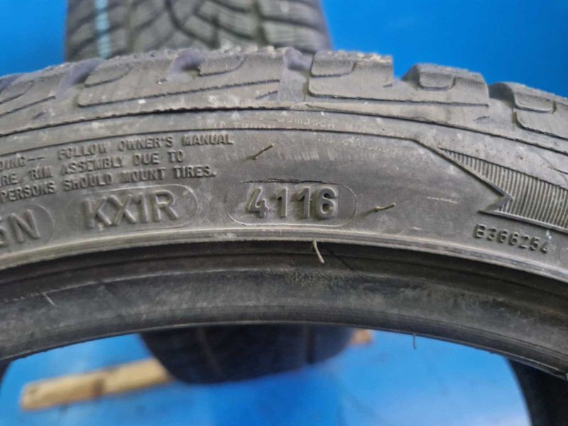 2 Goodyear R18 225/40
зимни гуми DOT4116