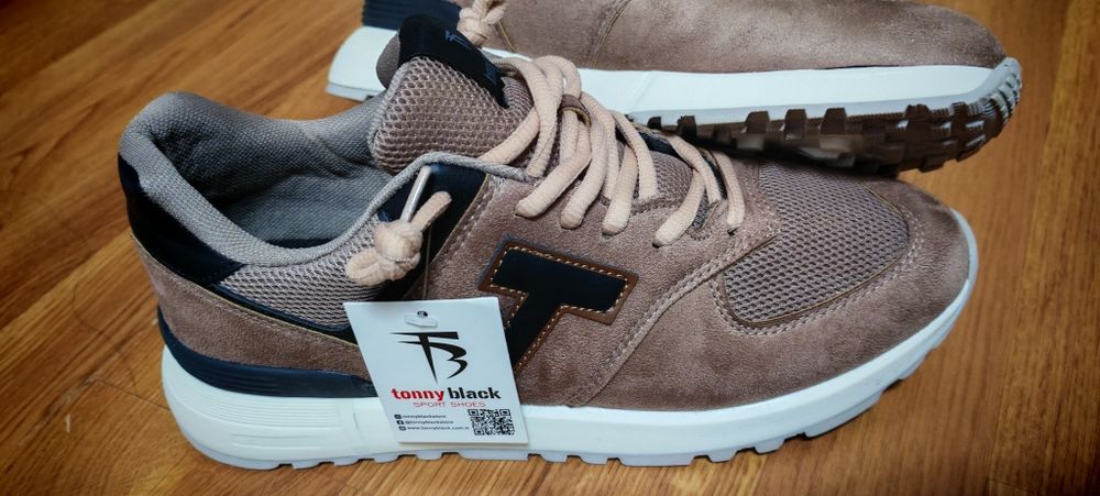 Adidași Tonnny Black 41 nou Culoare Coffe Brown swede