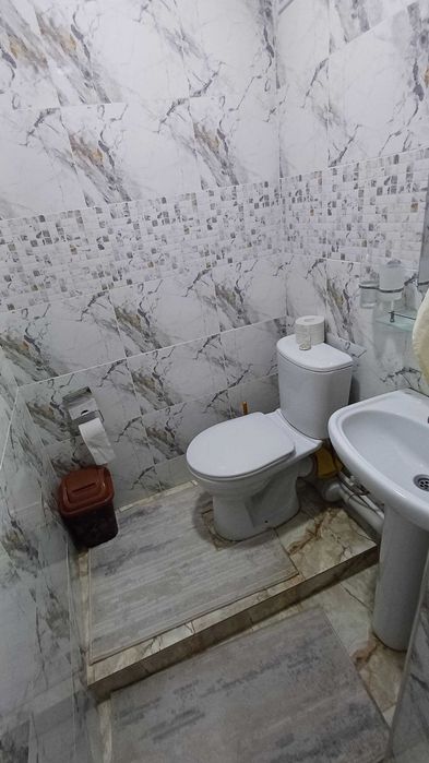 Продаётся 4-х комнатная кв Яккасарай р-н ул. Бабура 109 кв.м Дуплекс