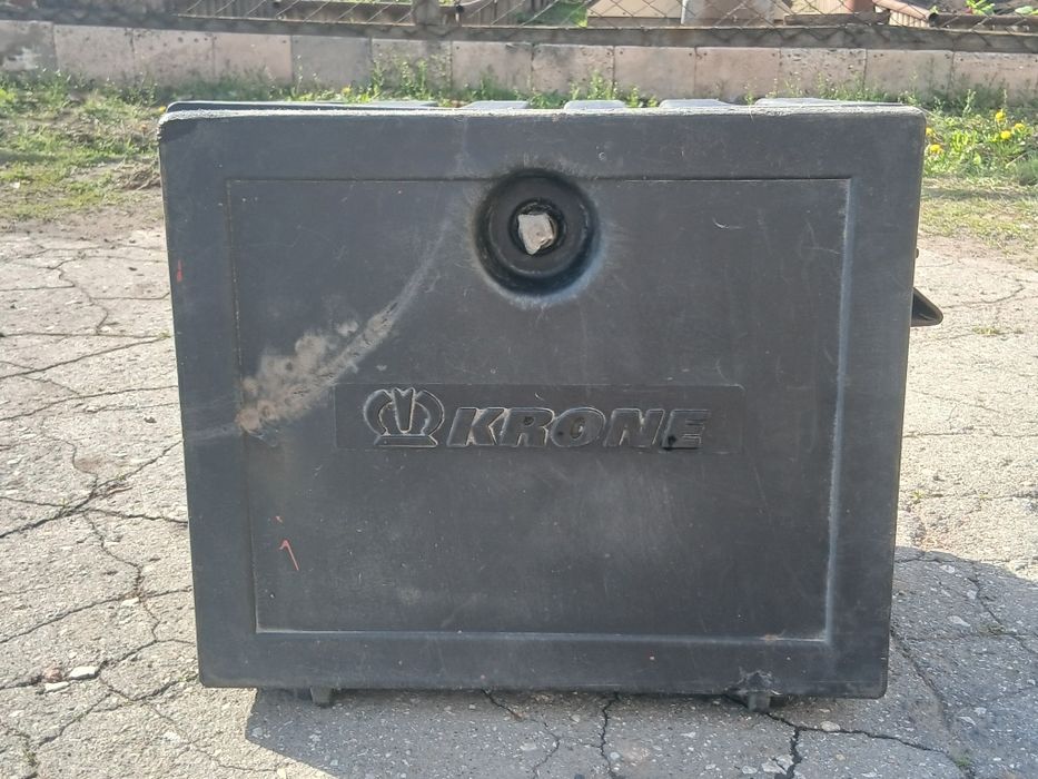 Продам ящик Krone  под инструменты.