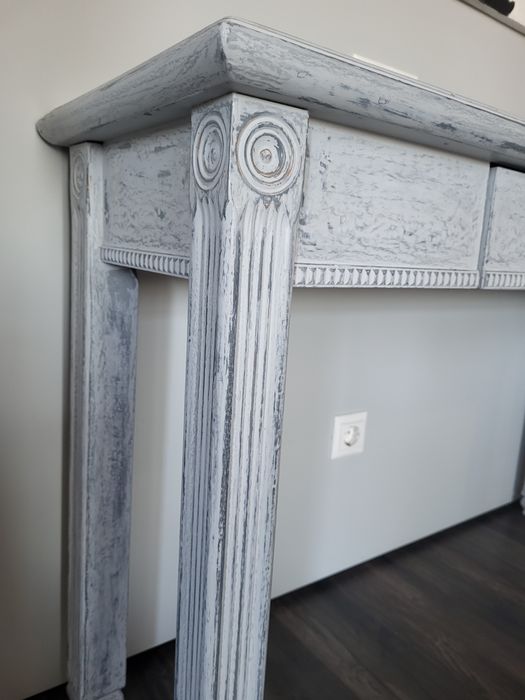 Консоль,письменный или туалетный стол