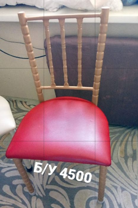 столик.  Б/У. стол . Стул .