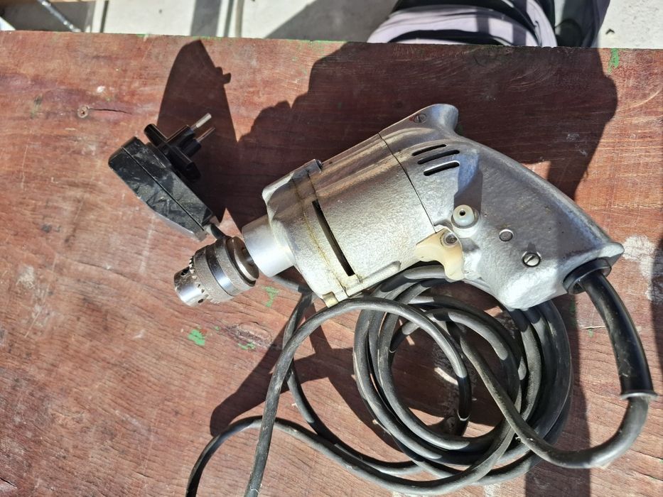 Продавам дрелка от соца