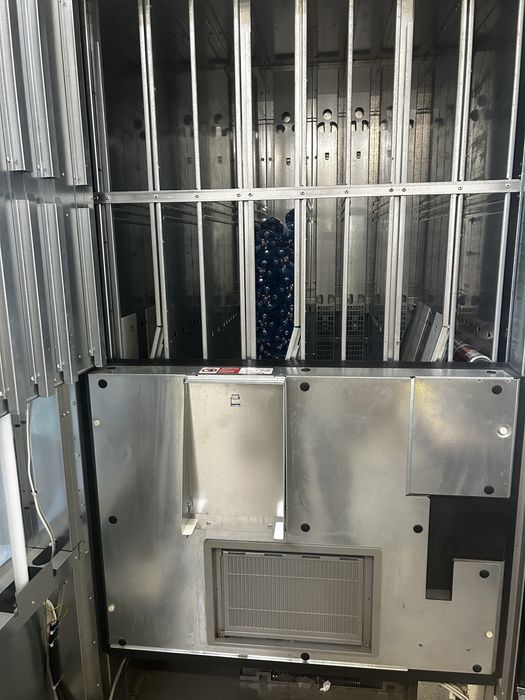 automat vending apa / dozator sucuri