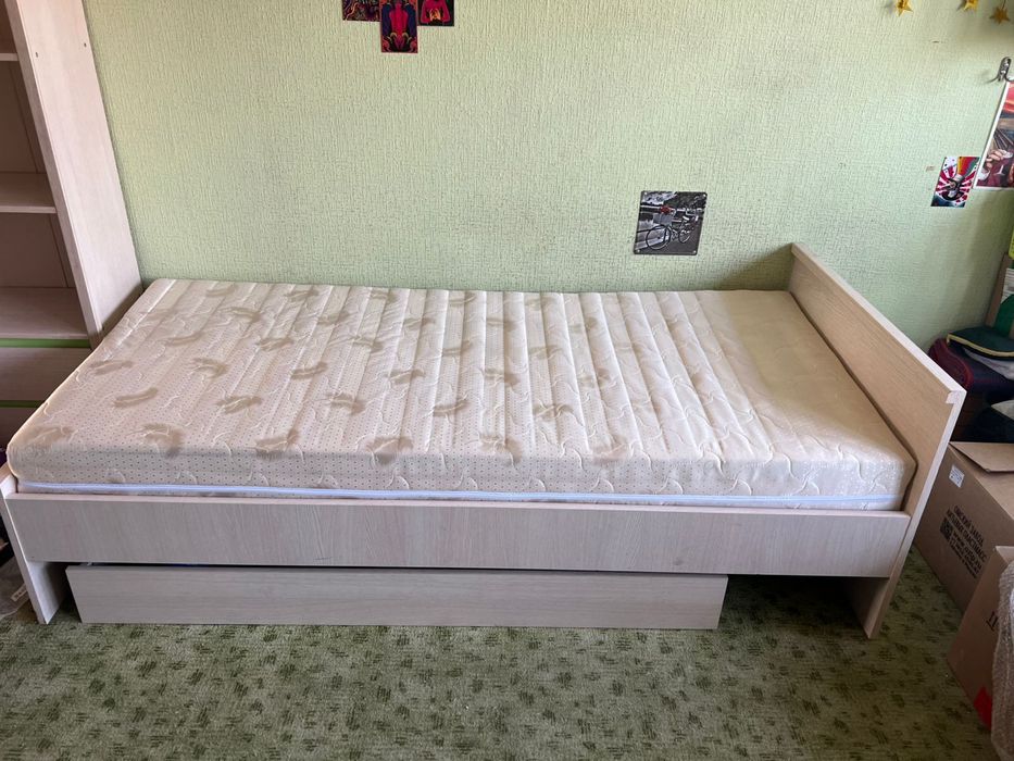 Продам мебель в детскую