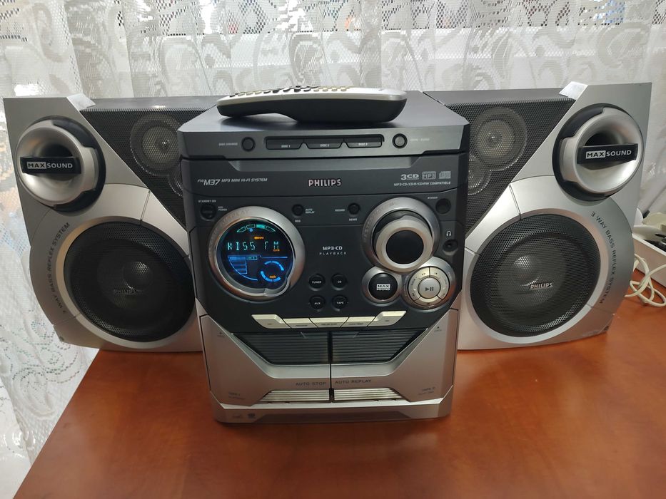 Combina Sistem audio Philips FW-M37 cu telecomanda radio CD Caseta Aux