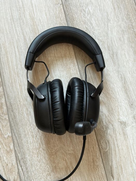 Игровые наушники HyperX Cloud III