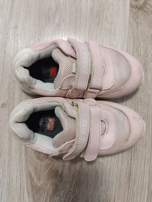 Кроссовки для девочки