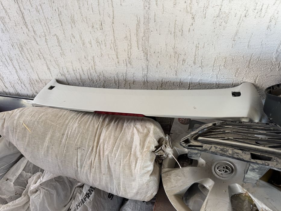 Пластик от крашки багажника