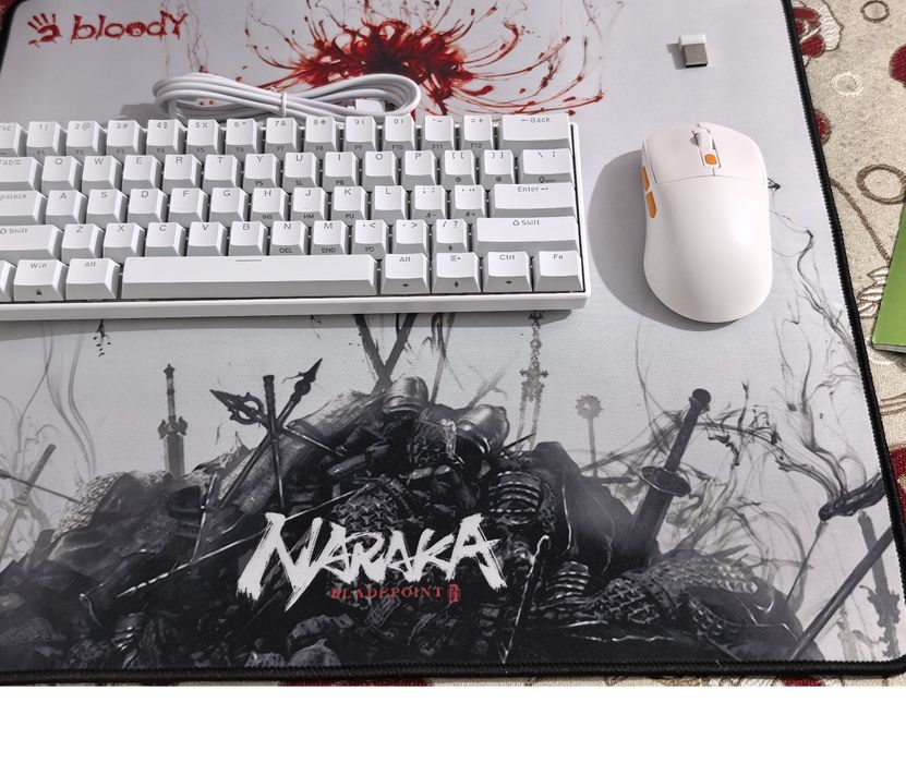 Продаетса Клавиатура Мышка Коврик