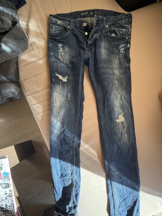 Продавам два чифта дънки