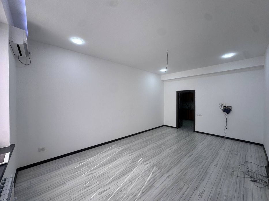 Сдаётся нежилое помещение под офис. 242м2. 1900 y.e