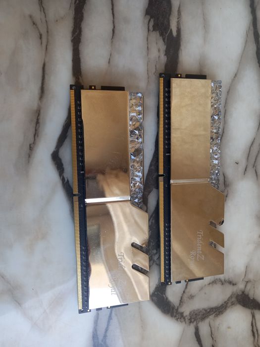 Памет 16GB (2x8GB) G.Skill Trident Z Royal  RGB 3200 MHz DDR4