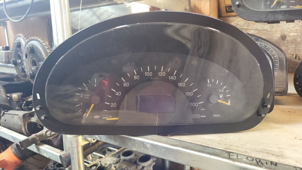 Ceasuri bord Mercedes vito w639 2004